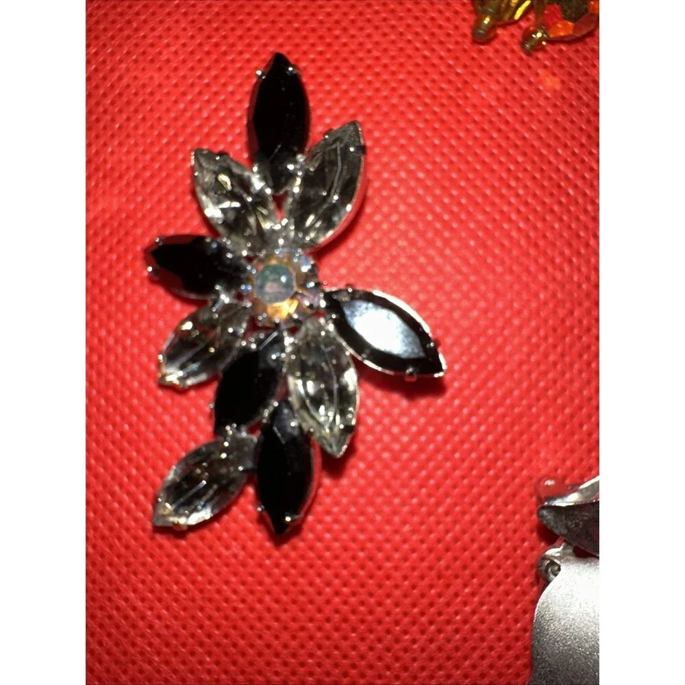 Silver tone Brooches 5 Pieces, Vintage,